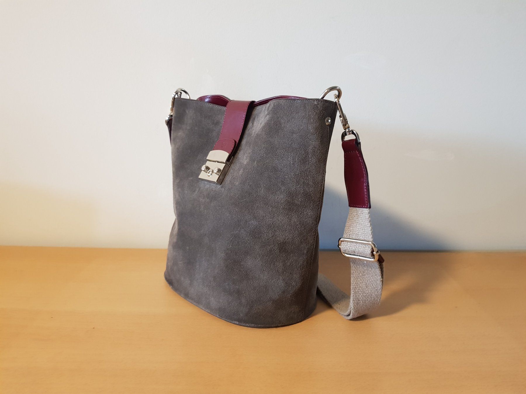 Navyboot Borse da donna: Navyboot Ledertasche/Umhängetasche – Usato da Basel venduto da Birs868 2