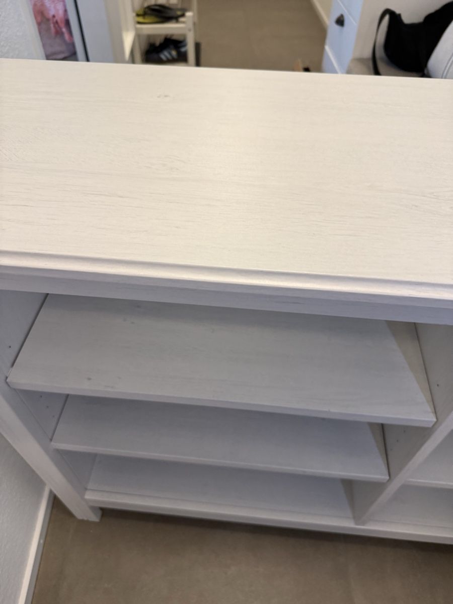 Ikea Scaffali: Ikea TV bench, shelving unit, bookcase - perfect condition – Usato da Binningen venduto da eli_9psr 3