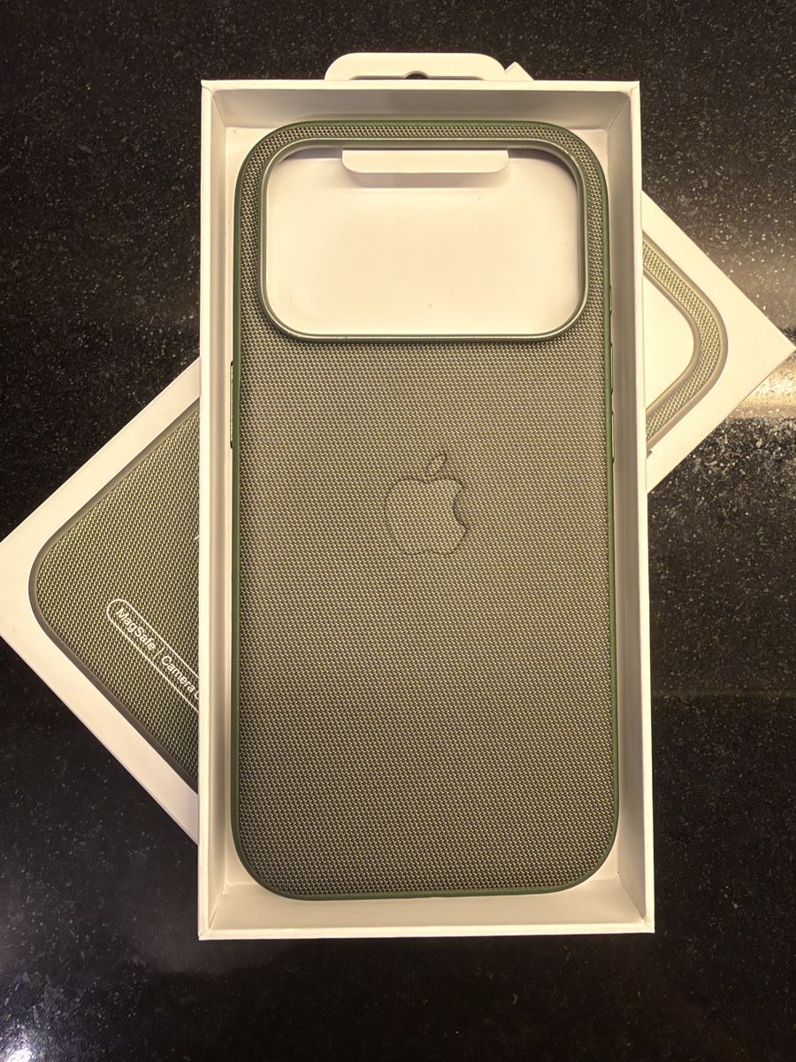 Apple Coques & Protection écran: Iphone 17 Pro TechWoven Case – D'occasion à Egerkingen par 3net 1