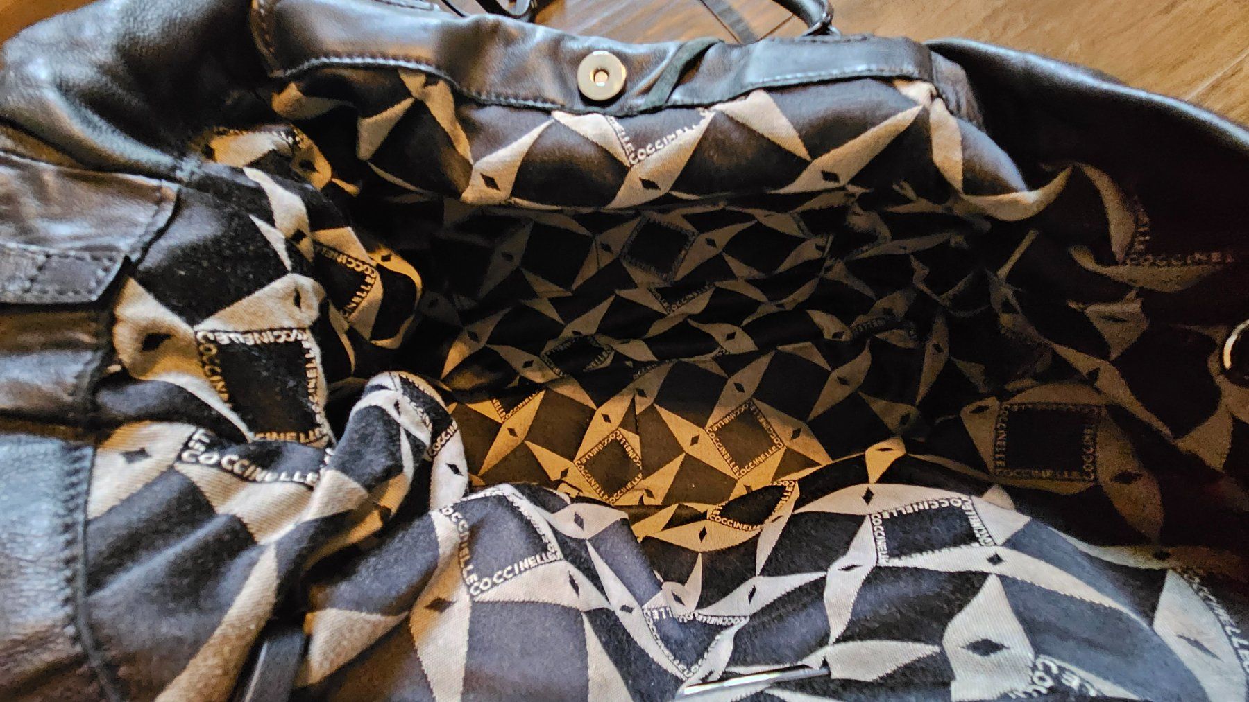 Coccinelle Borse da donna: Coccinelle Ledertasche schwarz – Usato da Dietlikon venduto da beapaoli 2