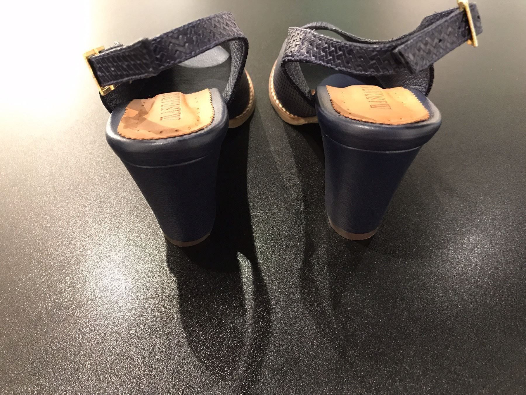 Damenschuhe: Mascarada Leder Sandaletten Grösse 38 – Neu und originalverpackt aus Rengg von Colomo 3