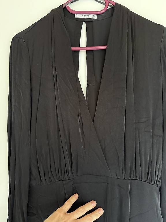 Kleider: Kleid S schwarz schimmernd gr. Ausschnitt  – Gebraucht aus Buchberg von the_w8gy 1