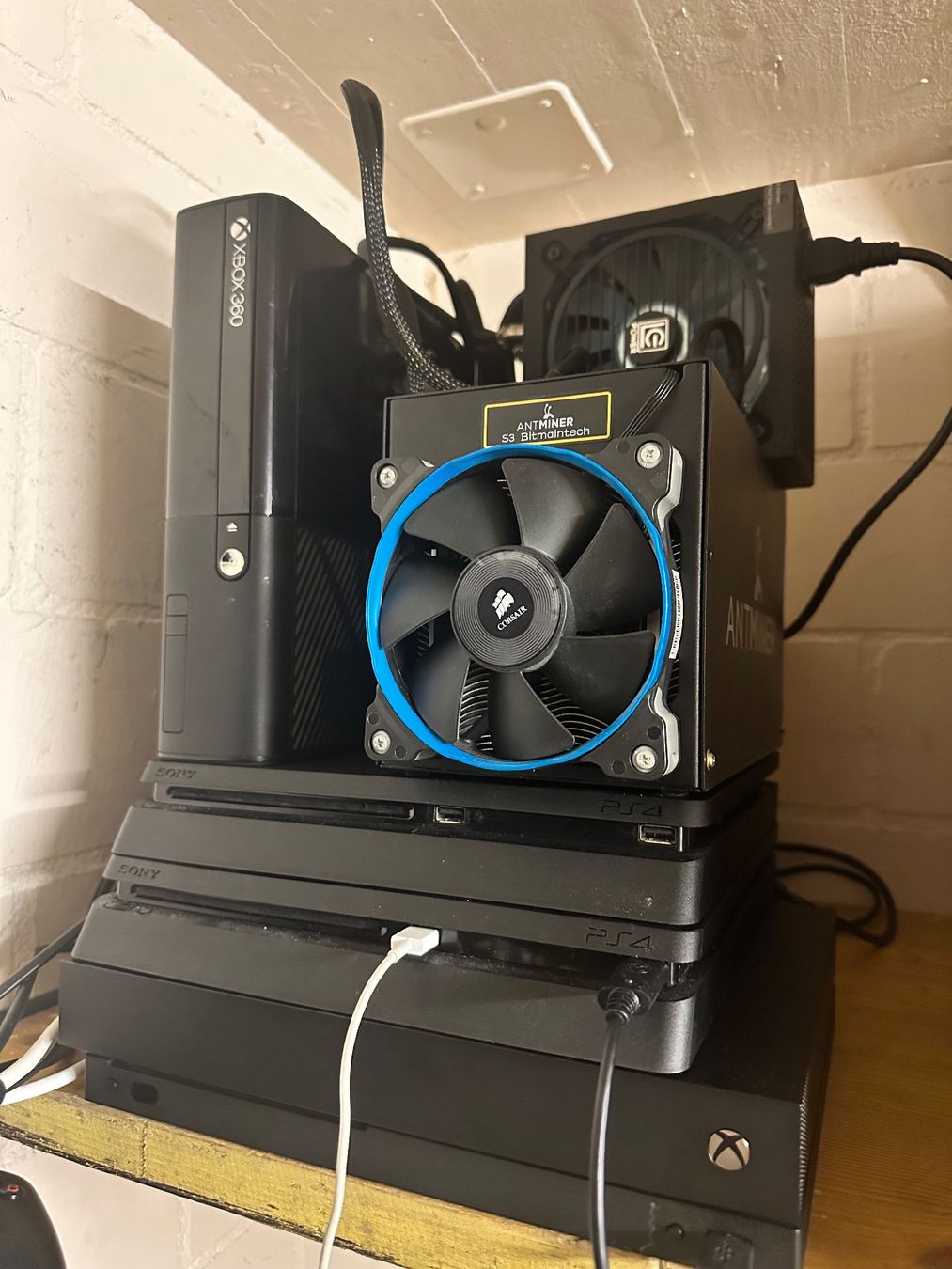 Konsolen: Spielkonsolen + Antminer S3 – Gebraucht aus Bolken von LMinfo