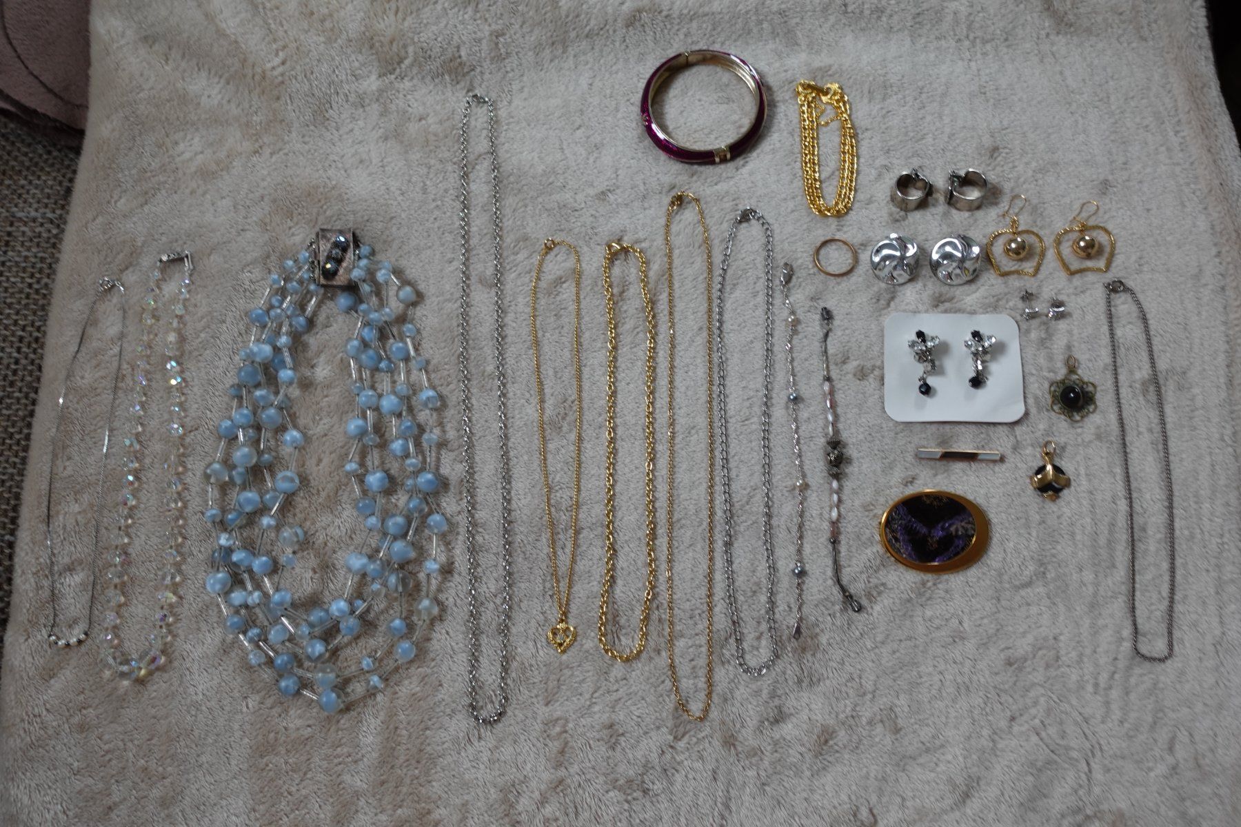 Altri gioielli: 1 schönes 28 teiliges Modeschmuck Set – Usato da rorschach venduto da Babsi64