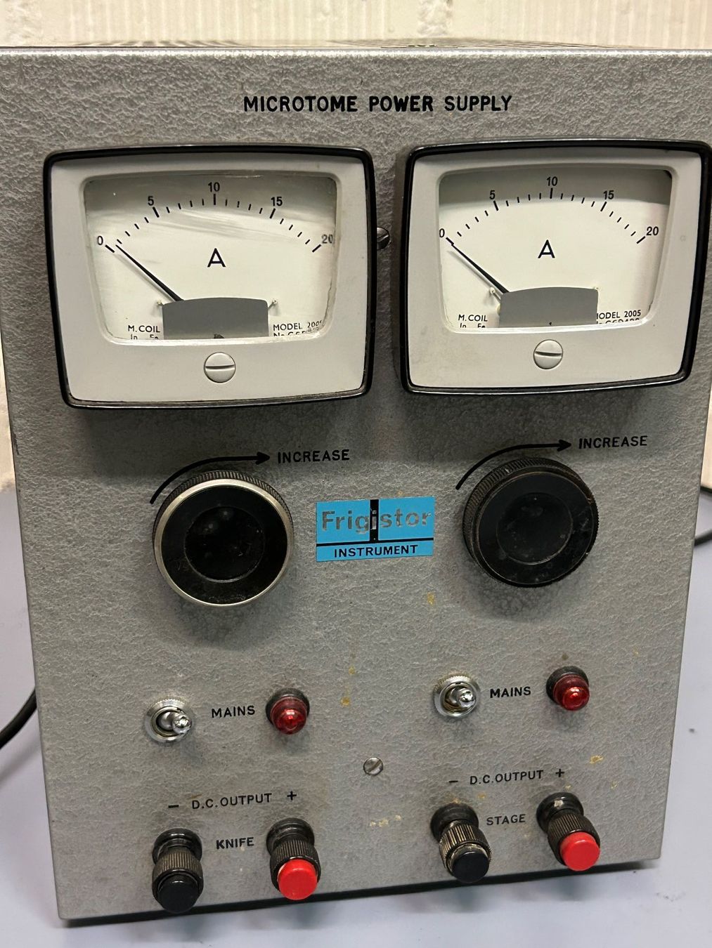 Misurare: Microtome Power Supply, Vintage, voll funktionstüchtig – Usato da Etzelkofen venduto da Botti50 1