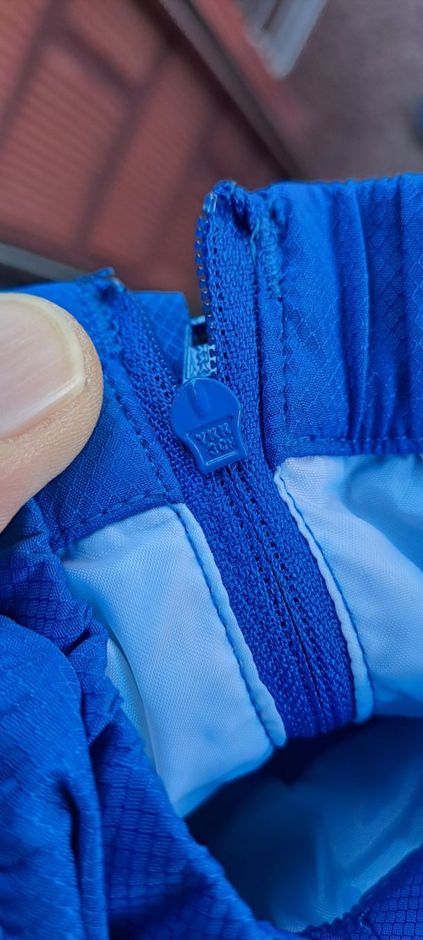 Lacoste Hosen: Joli bas training Lacoste bleu Taille M-L – Gebraucht aus Genève von lolo1232 5