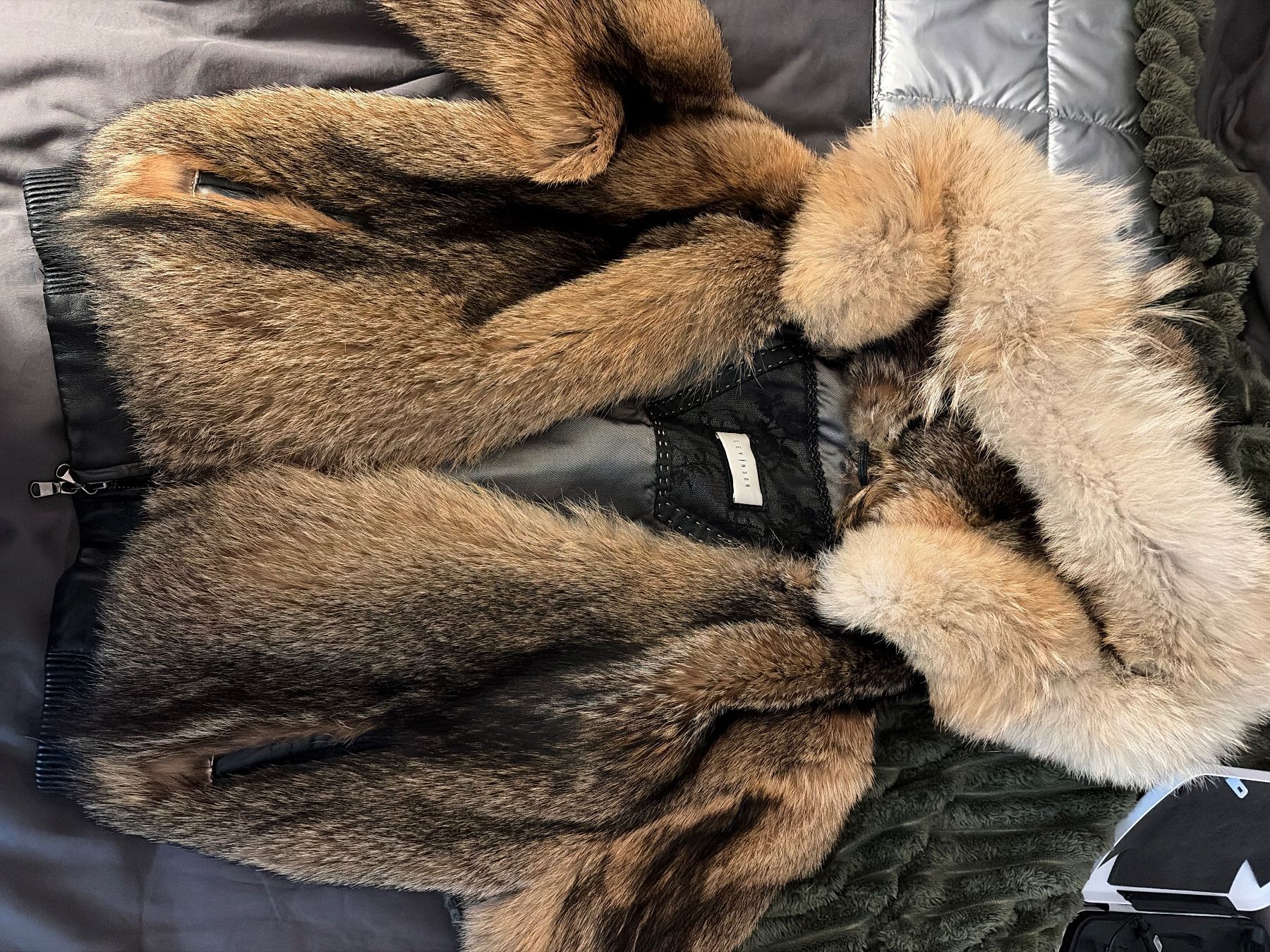 Giacche: Veste Fourrure de Renard – Nuovo (secondo la descrizione) da Lausanne venduto da mat_5frb