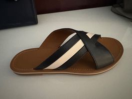 Bally Herren Sandalen aus schwarzem Kalbsleder Gr 40