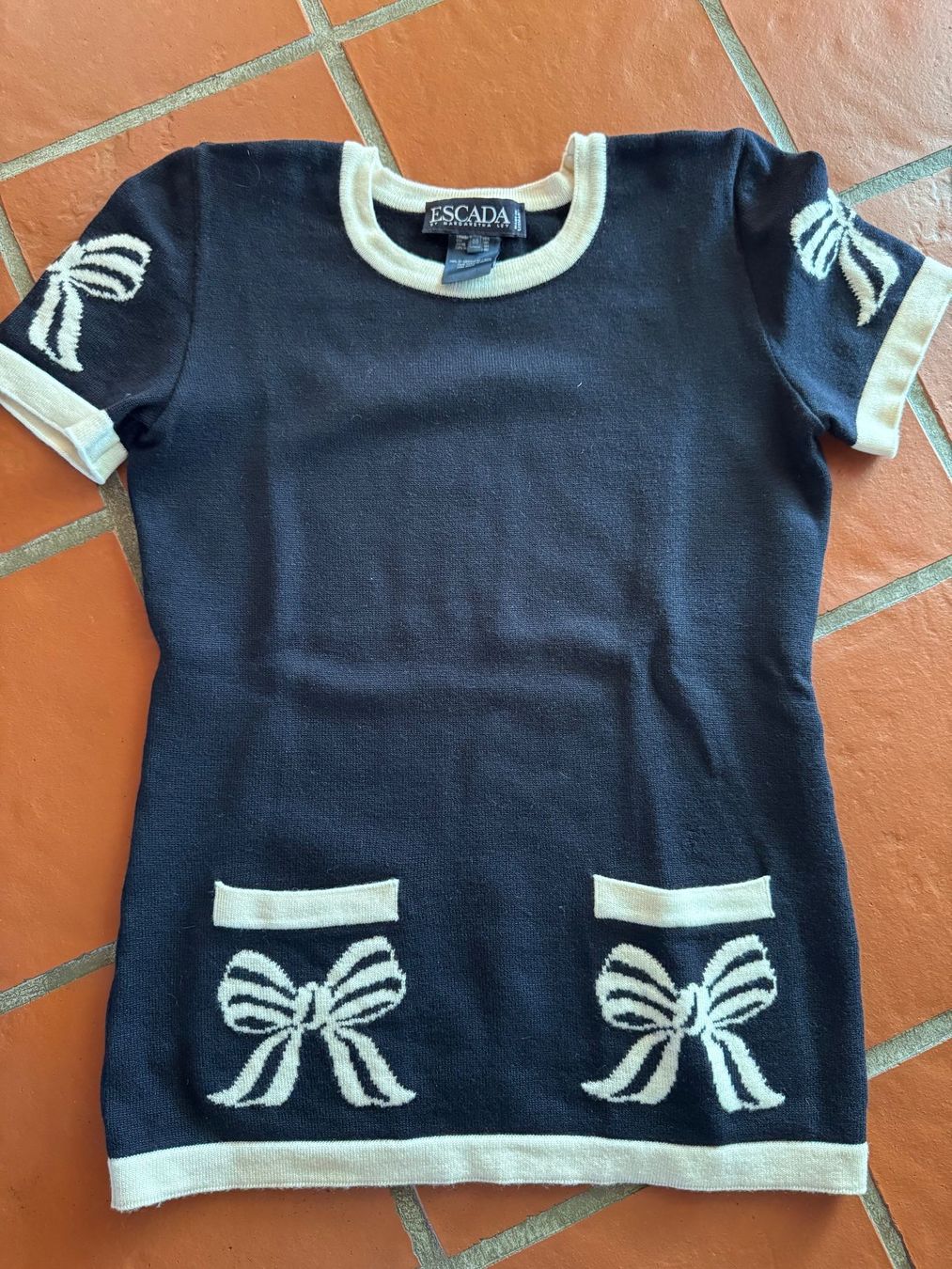 Escada Maglioni & Felpe: Aparter Escada Pullover Gr. 38, Neu! – Nuovo (secondo la descrizione) da Oberrohrdorf venduto da maggys15