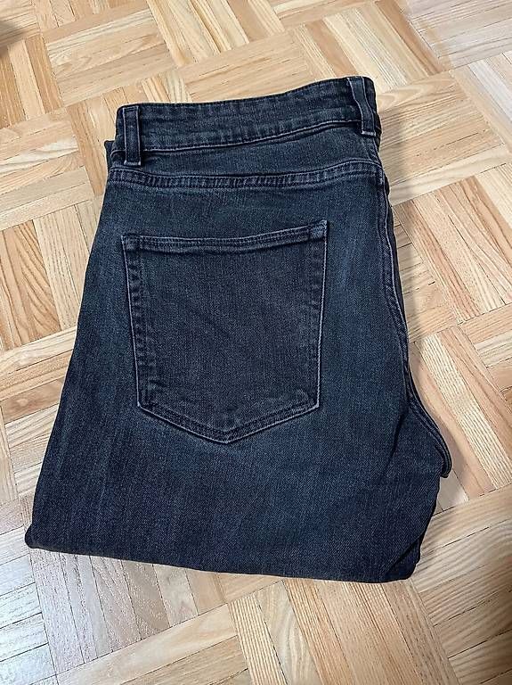 Esprit Jeans: Esprit Jeans schwarz 32/ 34 gebraucht – Usato da Herisau venduto da Skalay