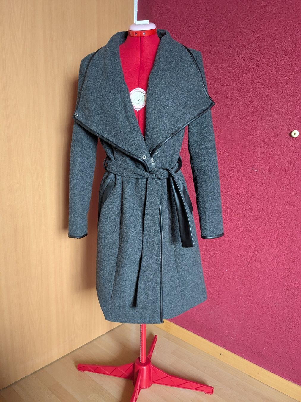 Vero Moda Cappotti: manteaux d'hiver – Usato da Vionnaz venduto da MarinaMGB