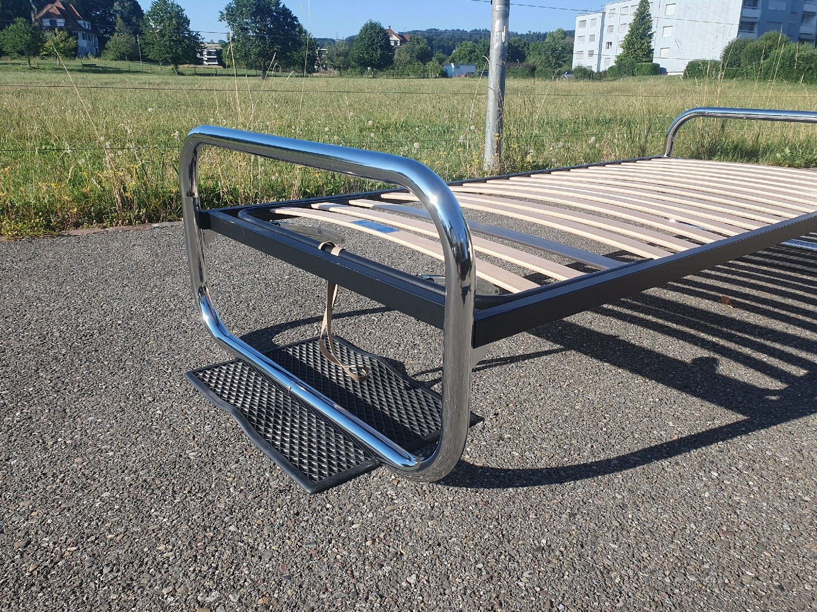 Lits: Bettgestell 200 x 90 – D'occasion à Pfäffikon ZH par Domdalion 1