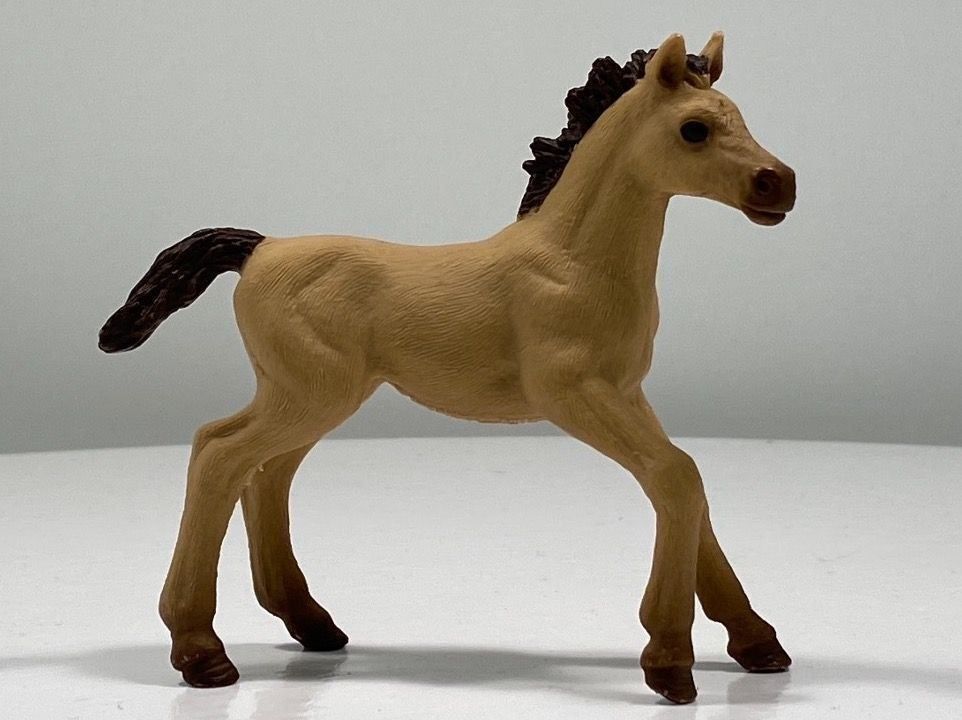 SCHLEICH 13857 Englisch Vollblut Fohlen – Detailgetreue Spielfigur Für Kinder Ab 5 Jahren Aus Der Horse Club Serie