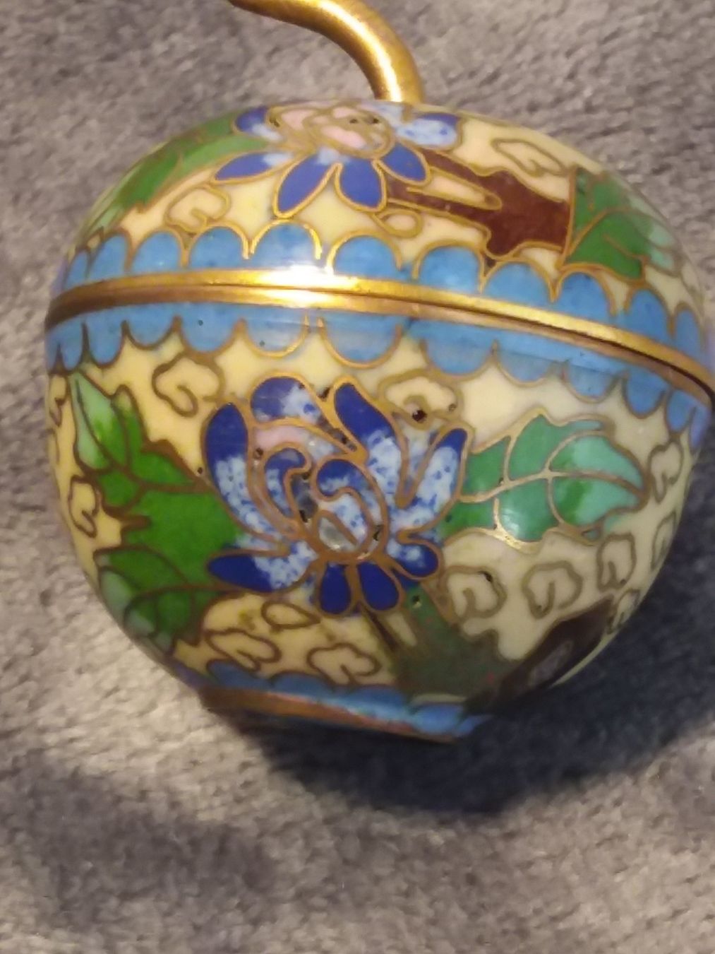 Skulpturen & Statuen: Cloisonné Apfel, alt, China – Gebraucht aus Zürich von SciTec 5