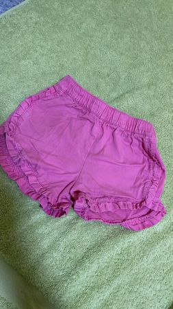 Suesse Sommer Shorts, Gr. 92/98Pink mit Rüschen