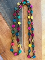 Bunte Halskette aus grossen Perlen (Modeschmuck)