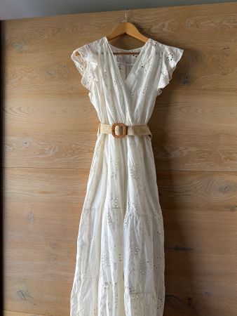 Maxikleid Sommerkleid weiss bestickt Grösse M neuwertig