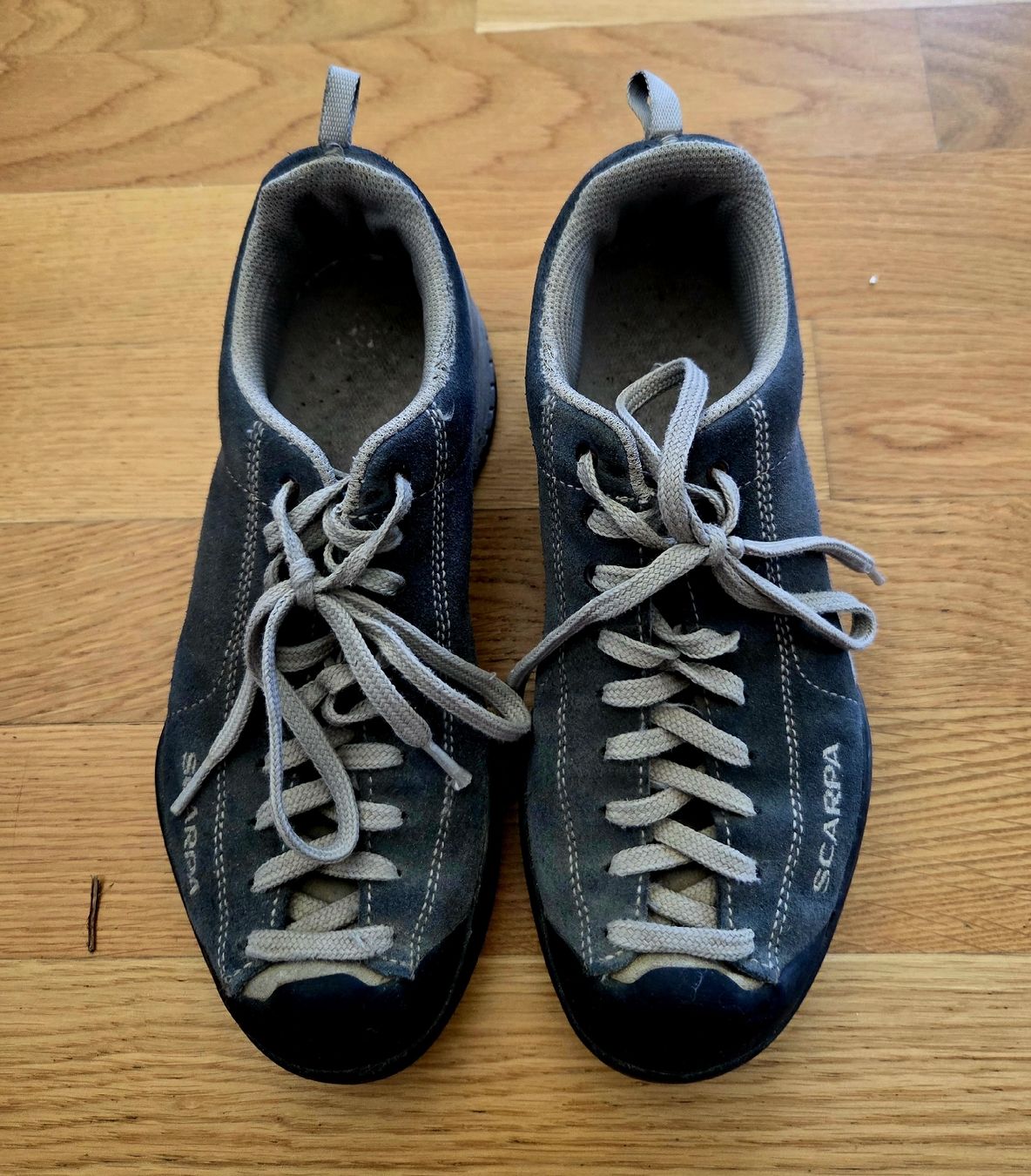 Scarpe da donna: Scarpa Schuhe Damen, Grösse 38, hellgrau-/blau – Usato da Luzern venduto da CVonarburg