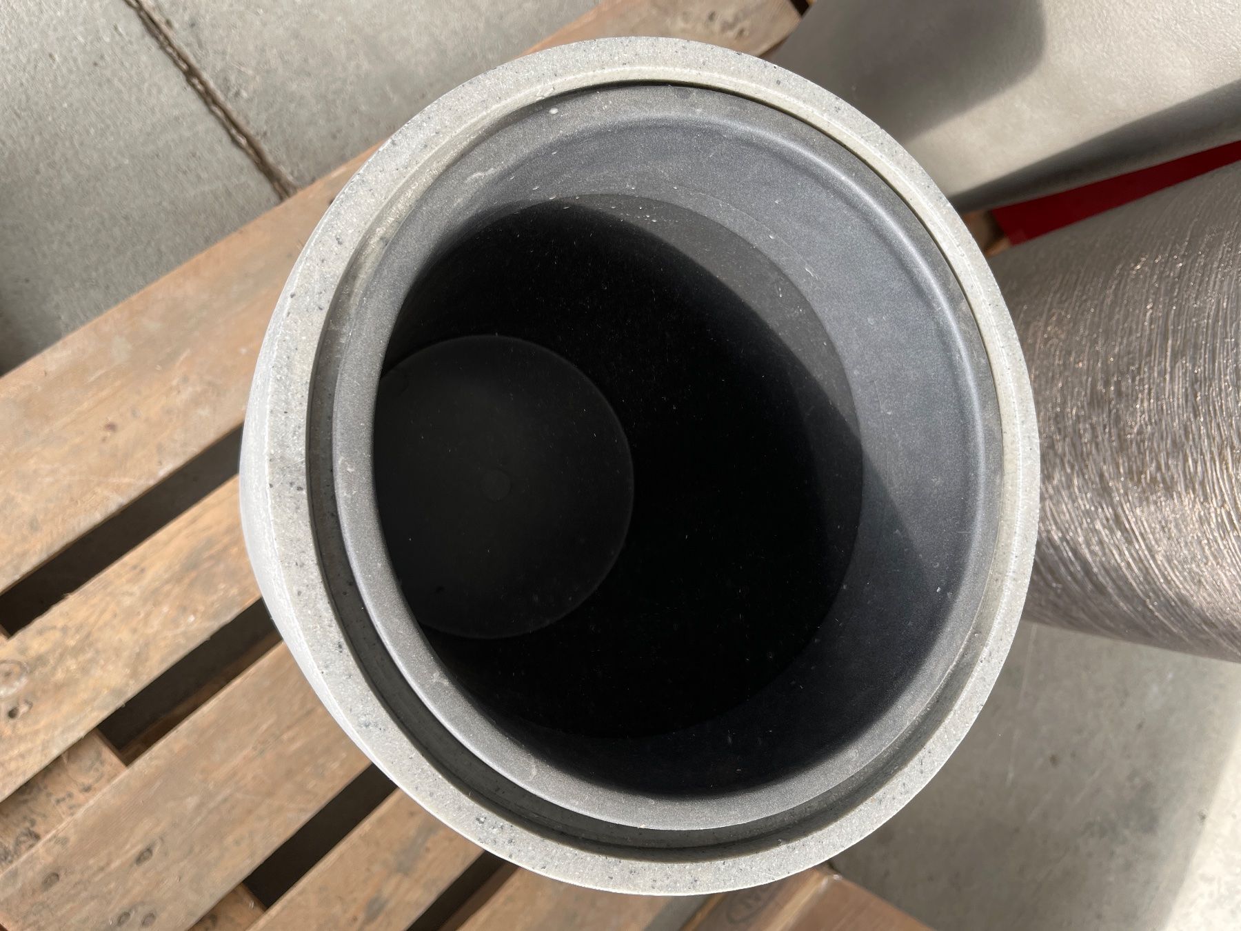 Vasi & Recipienti: Luwasa Polystone-Vase anthrazit  mit Innentopf Ø30/65 – Nuovo (secondo la descrizione) da Allmendingen b. BE venduto da Luwasa.Interhydro 1