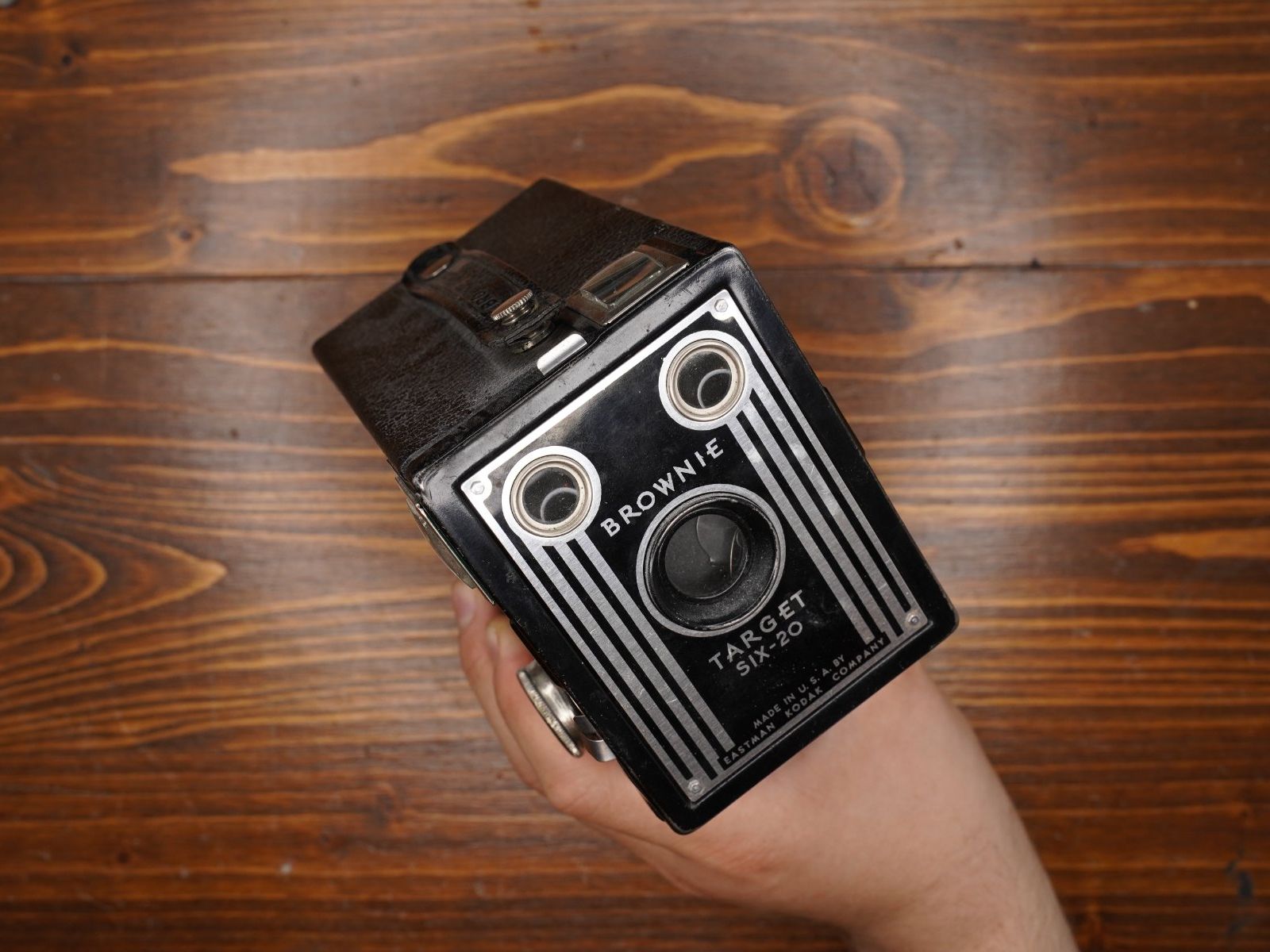 Kodak Fotocamera: Kodak Brownie Target Six-20 – Usato da Bern venduto da FotoStrobo.ch_Outlet