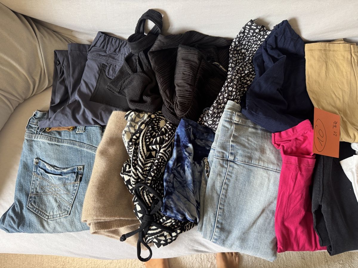 Lots de vêtements: Kleiderpaket 10 Grösse S – D'occasion à Endingen par Mira-Nur 1