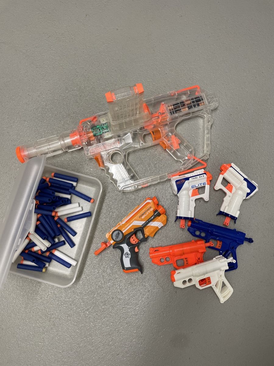 Nerf Giocattoli: Nerf / Set inkl. automatische Ladepistole – Usato da Wettswil venduto da Dorimar 5
