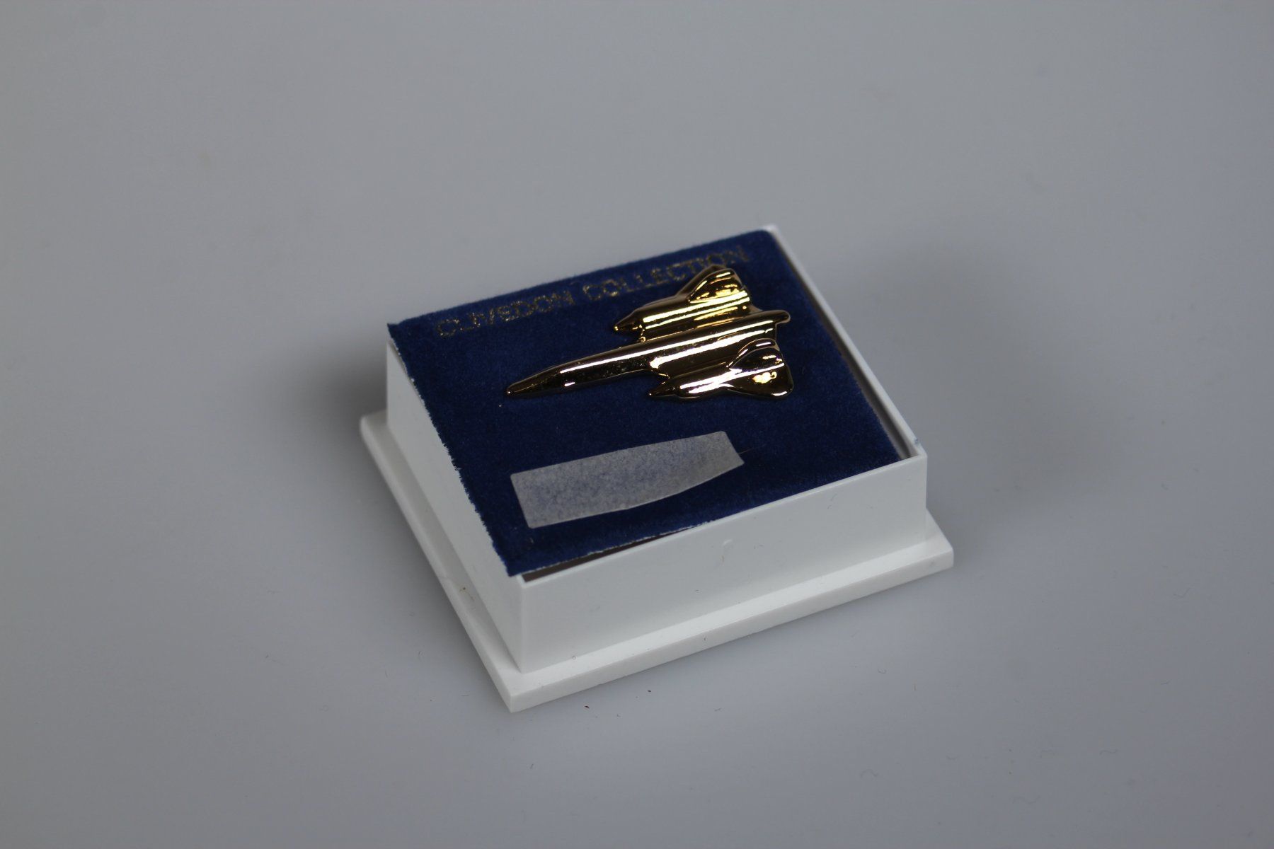 Schweizer Armee Placchette & Badge: SR71 Blackbird Gold Plated Tie Pin – Usato da Basel venduto da IRMAundFRED
