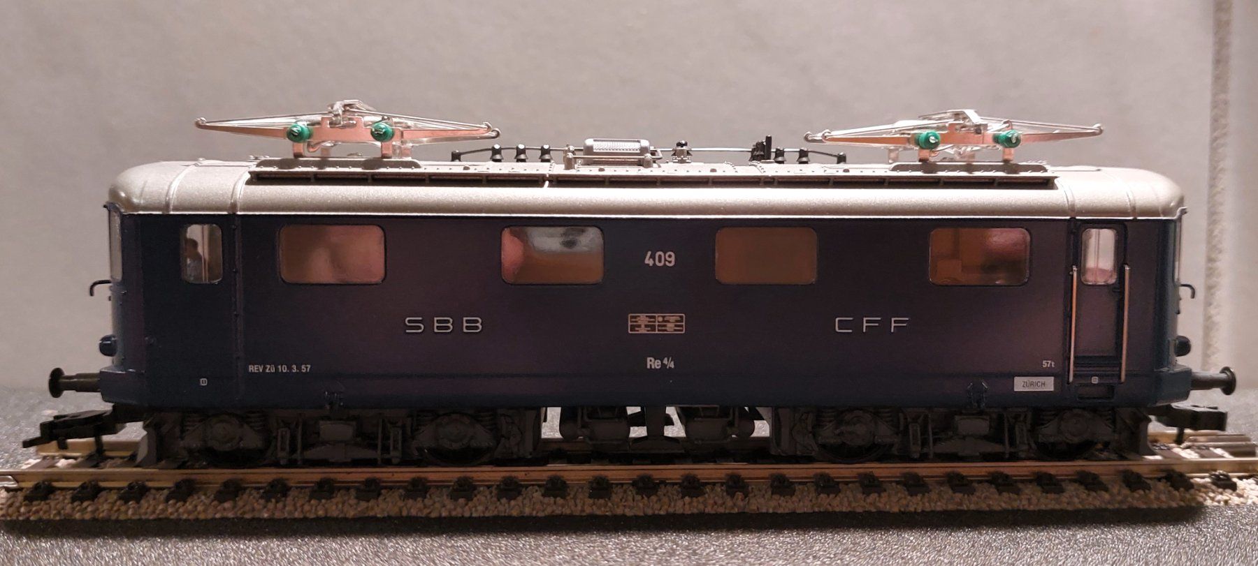 Hag Modellini di ferrovie: HAG 22 026-20 - Re 4/4' Pendel 409 blau SBB CFF FFS – Nuovo e nell'imballaggio originale da Rotkreuz venduto da MOBAHN-1zu87 4
