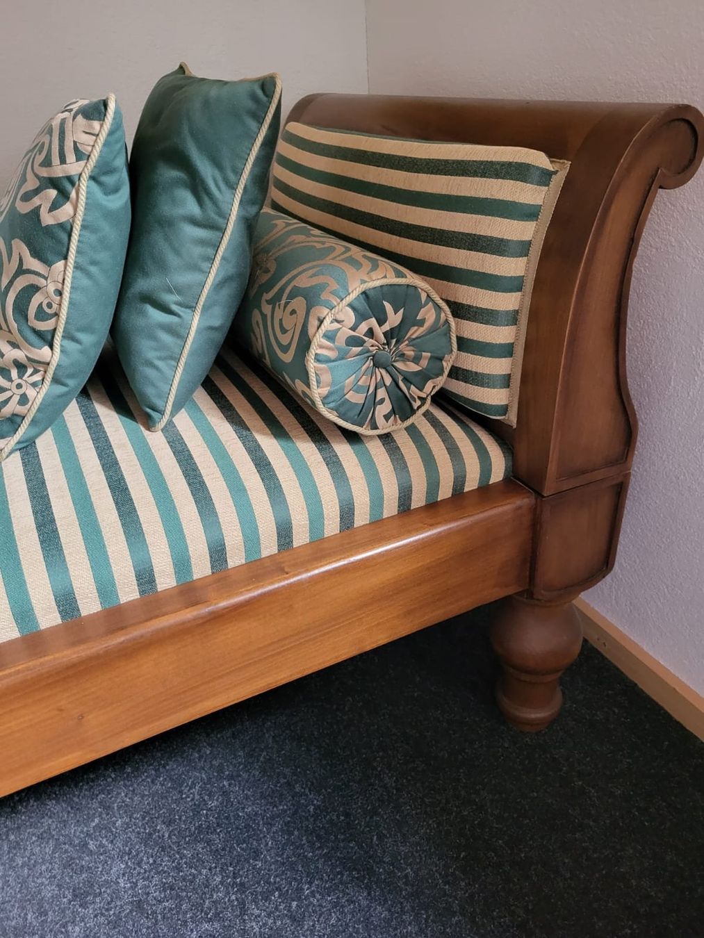 Sedie a sdraio: Chaiselongue mit gestreifter Polsterung – Usato da Küsnacht ZH venduto da dgl_p7xw 2