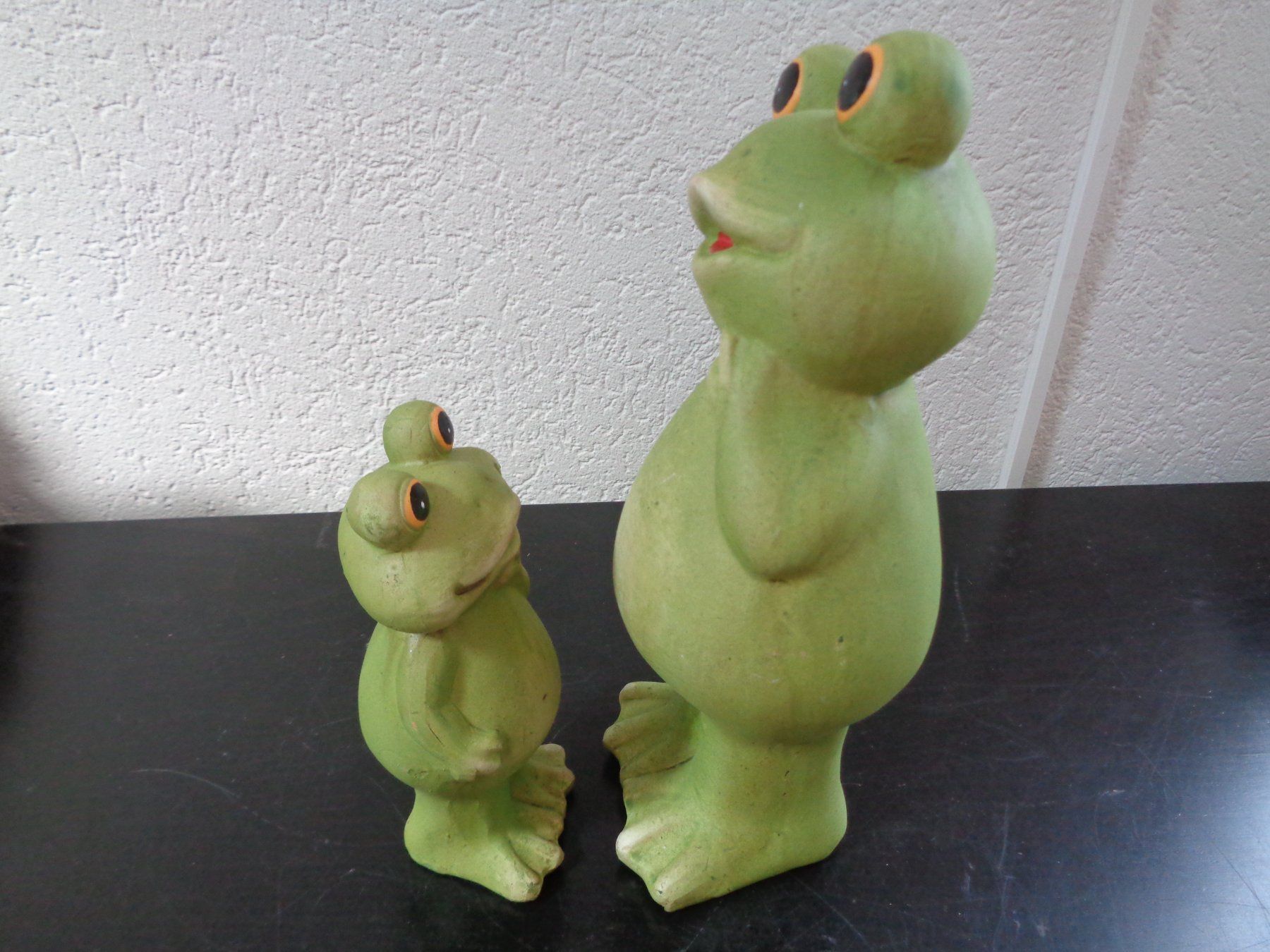 Statuette: Stehender Frosch (2 Stk.) – Nuovo e nell'imballaggio originale da Langenbruck venduto da Gumsi 2
