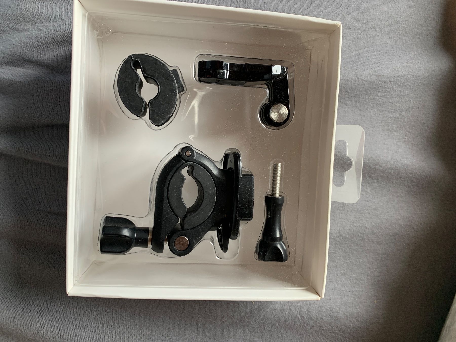 Gopro Treppiedi & Teste: Support à tube  pour gopro – Nuovo (secondo la descrizione) da Renan BE venduto da nil_fz9w 1
