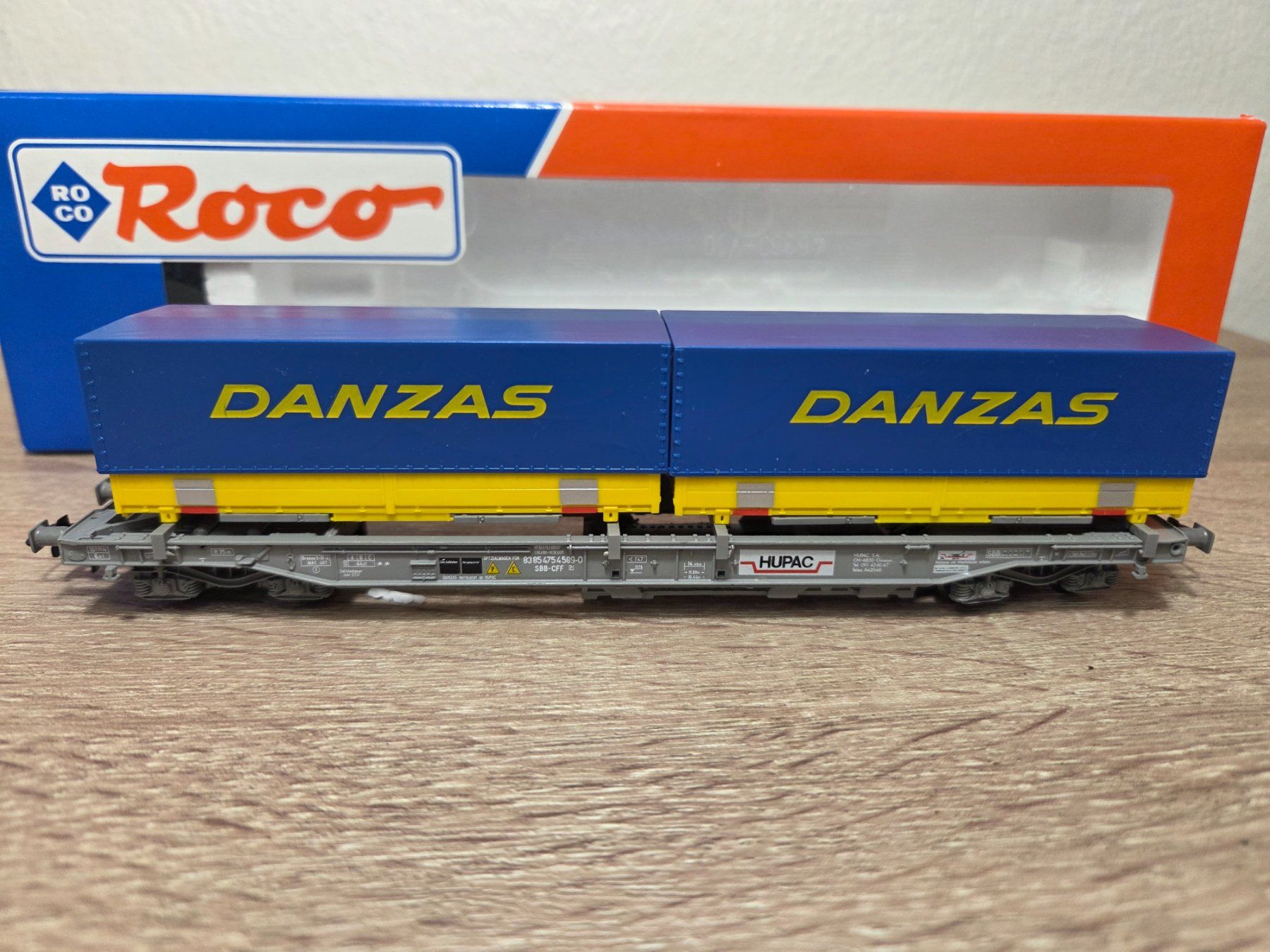 Roco Modelleisenbahnen: Roco 46347 Containerwagen Danzas SBB H0 – Neu und originalverpackt aus St-Aubin-Sauges von Lo_Go