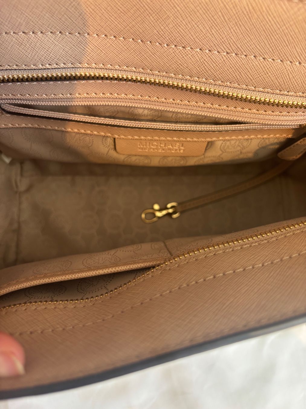 Michael Kors Sacs femmes: Michael Kors Tasche – D'occasion à Baden par van_k2dq 3