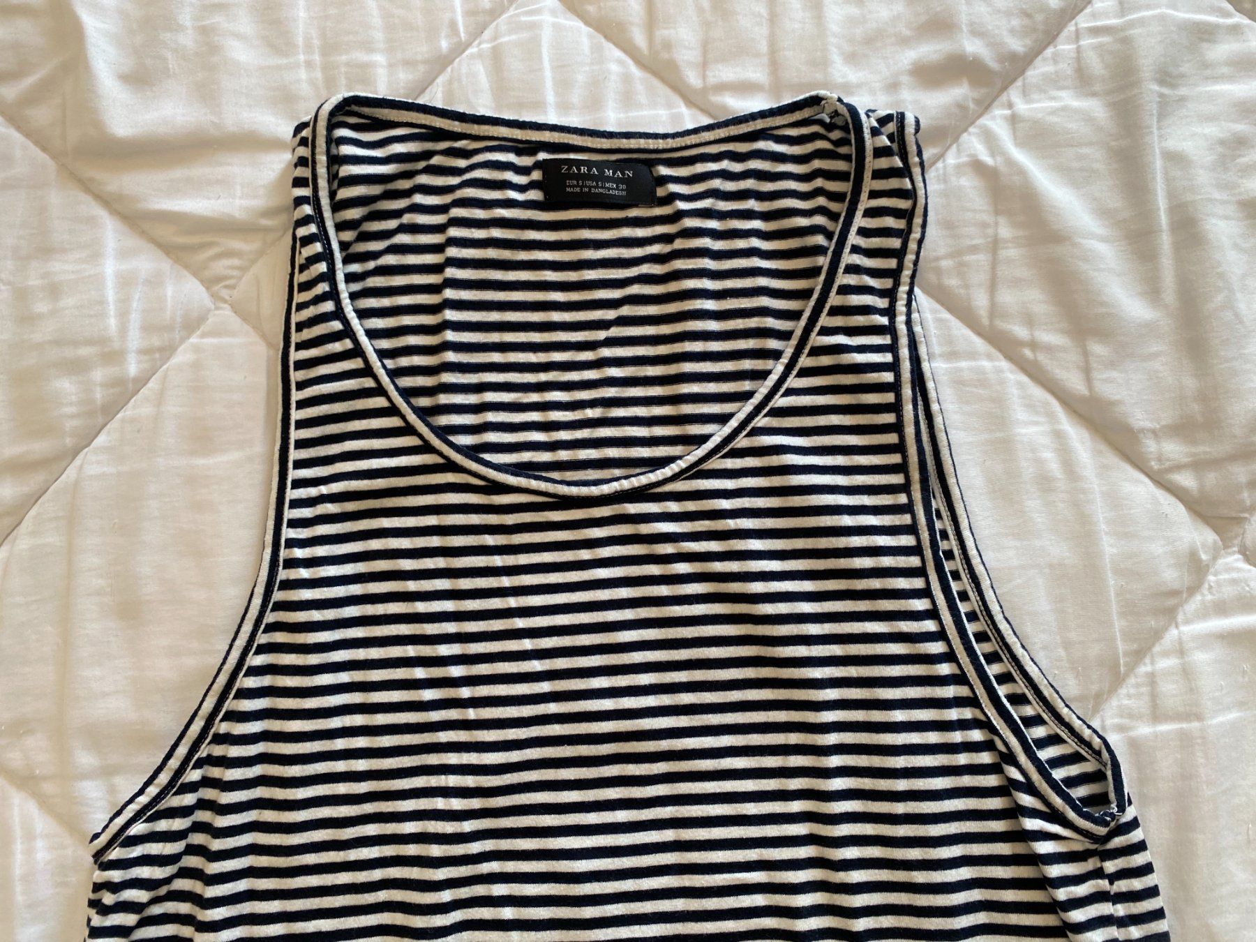 Zara T-shirt: Zara Tank Top (S) – Usato da Gümligen venduto da Vicky2 1