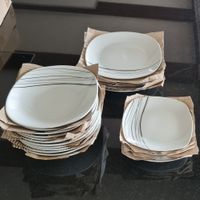 Teller Set mit Muster guter Zustand