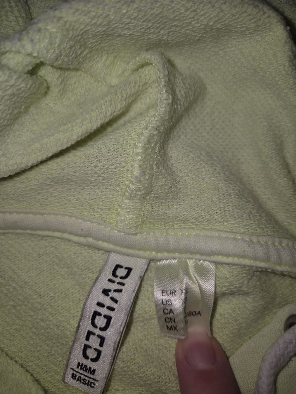 H&M Maglioni & Felpe: Crop Hoodie kurzarm – Usato da Aesch BL venduto da sar_j59l 1