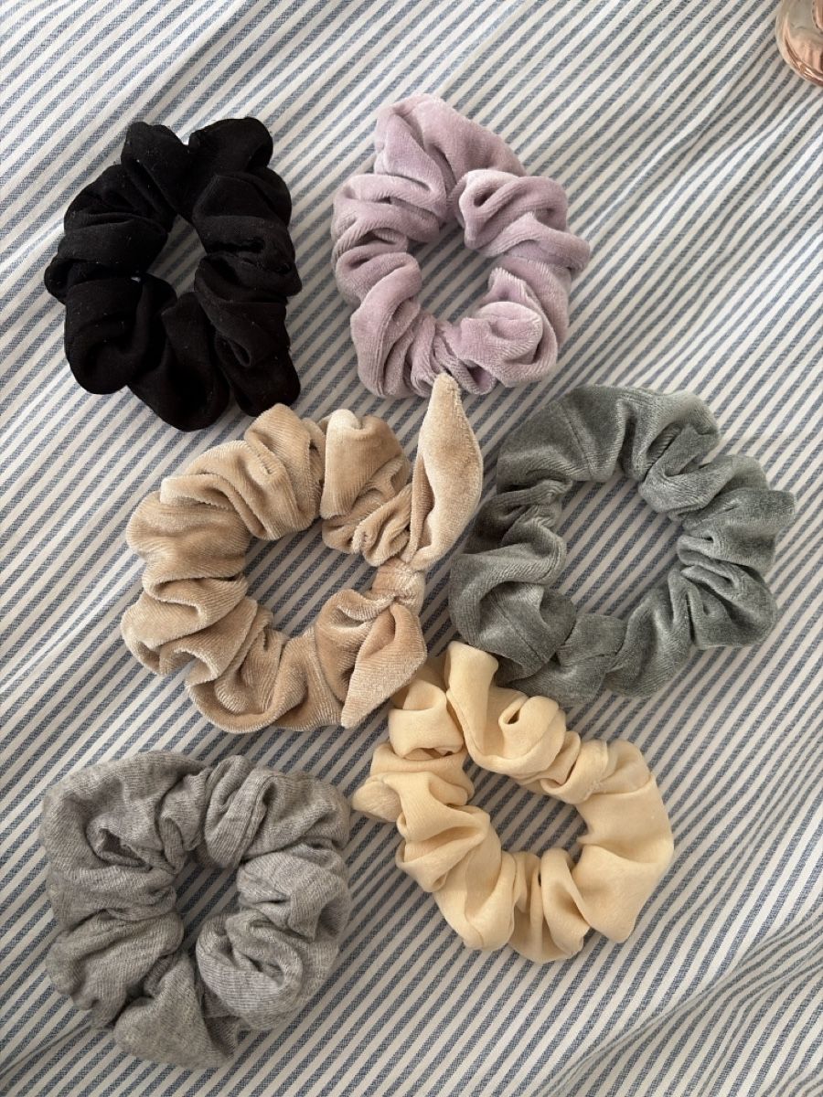 Haarschmuck: Diverse Scrunchies – Gebraucht aus Zürich von Oliviakeller