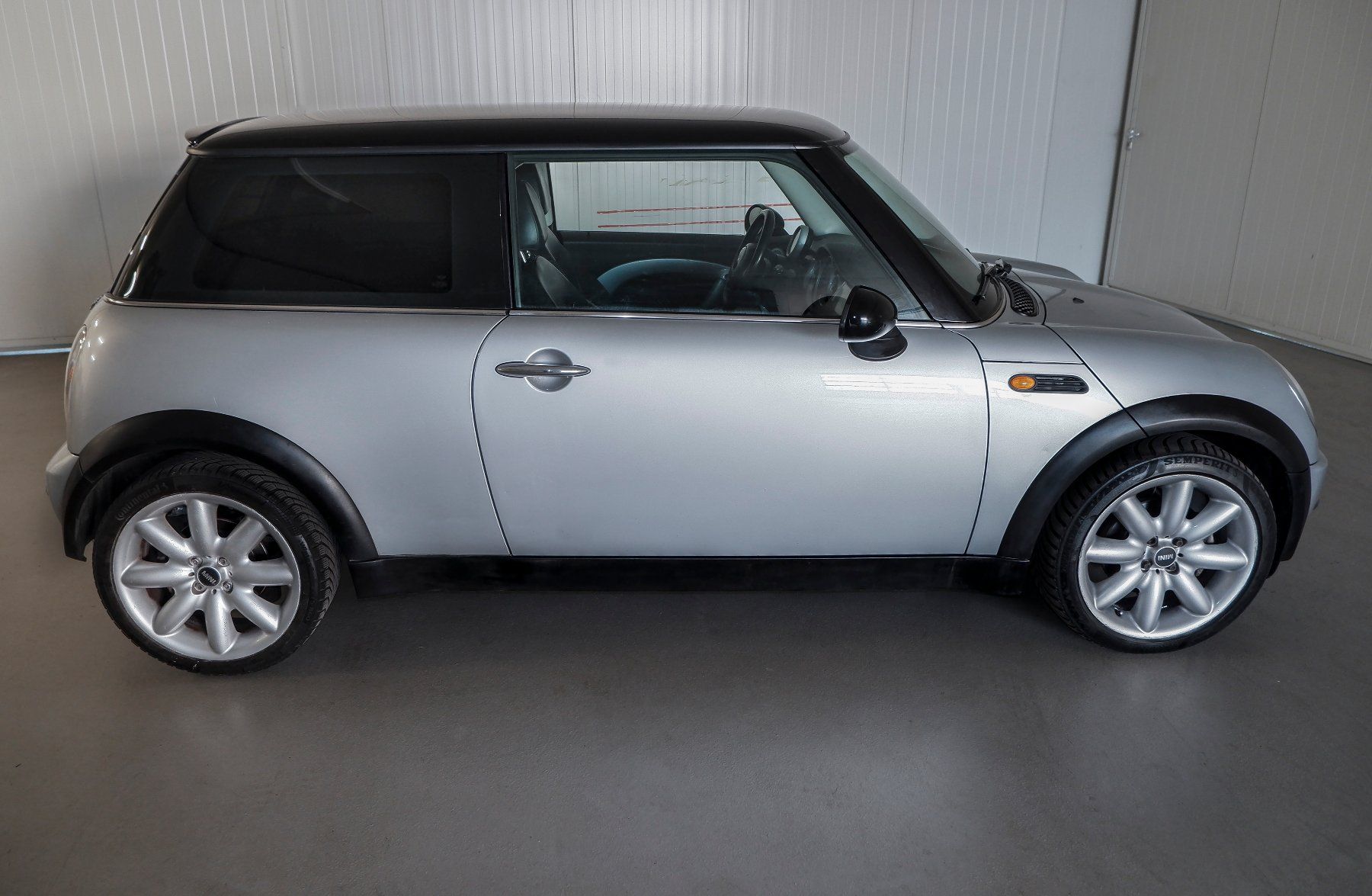 Mini Automobili: Schnäppchen, Mini Cooper, silber/schwarz 1.6 Liter, ab Platz – Usato da Sommeri venduto da Toms_Fairplayservice 1