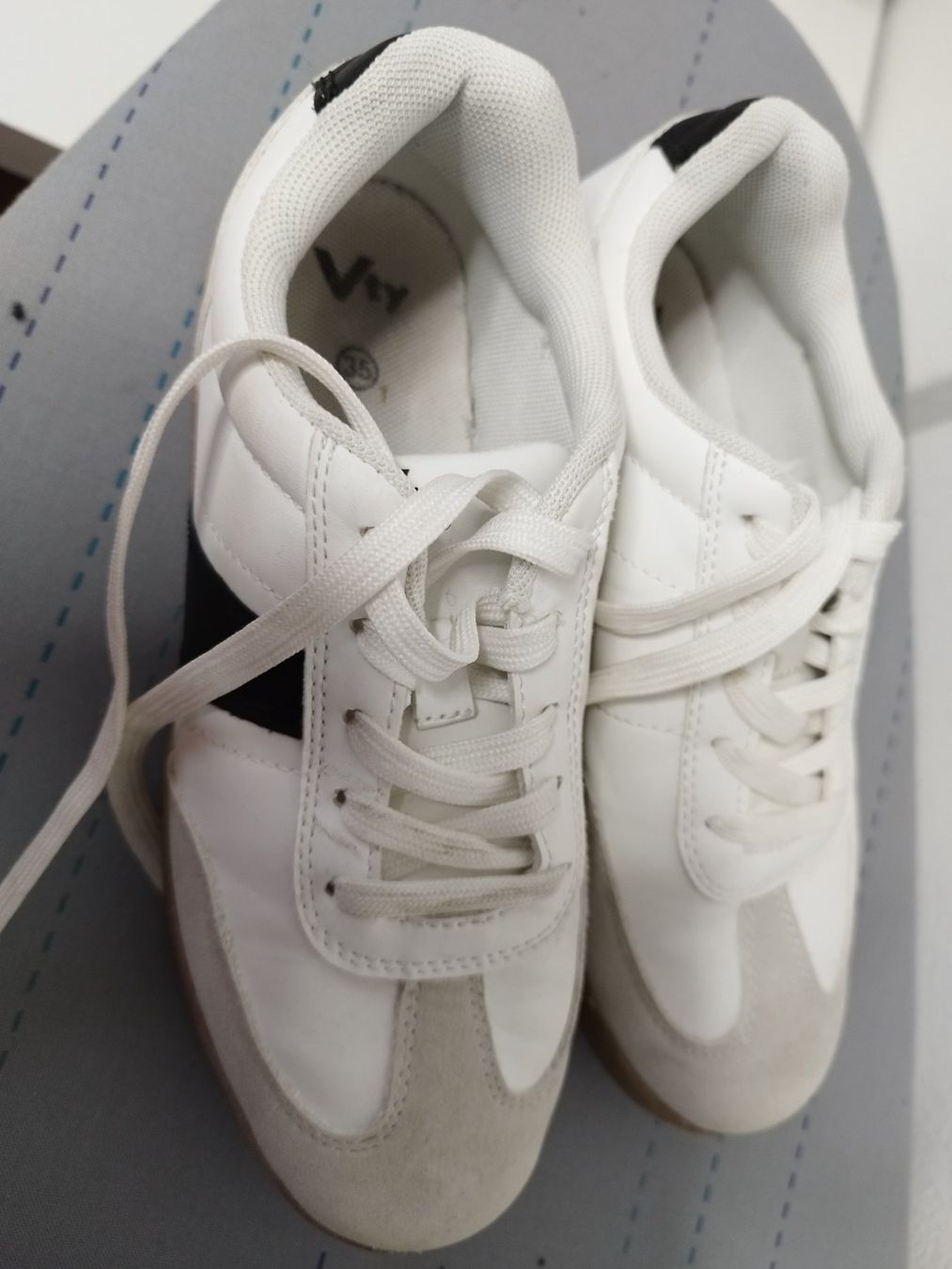Scarpe da uomo: Hallenschuhe Grösse 35 Vty – Usato da Buchs AG venduto da Rohrsascha 3