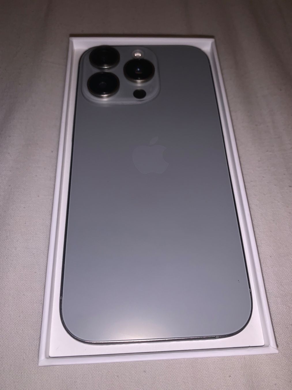 Apple Handys / Smartphones: IPhone 16 Pro 256GB defekt – Defekt aus Giswil von rok_6dtz 4