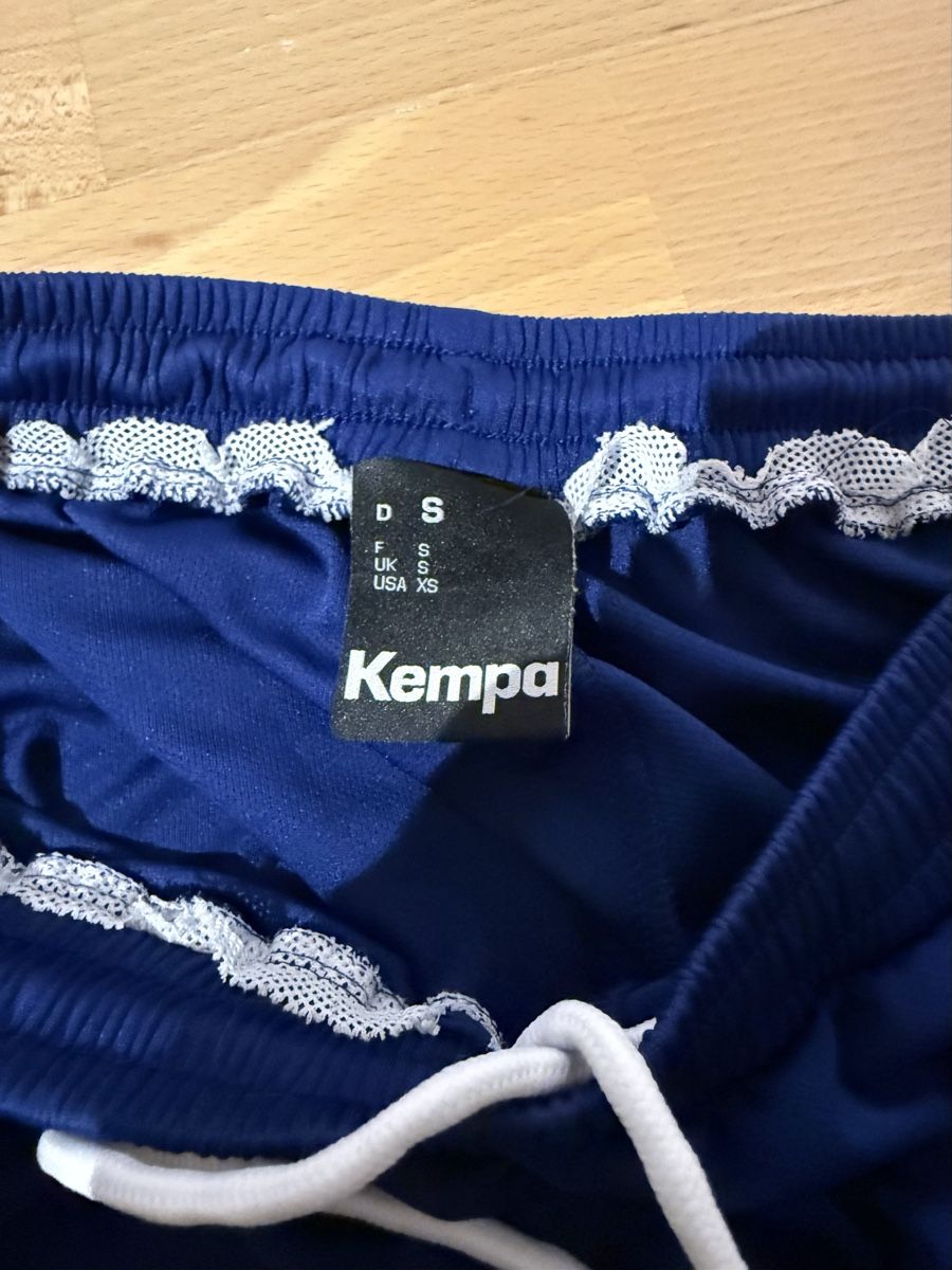 Pantaloni: Short KEMPA – Usato da Fontainemelon venduto da erin.blm 2