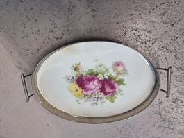 Antikes Jugendstil Serviertablett mit Rosen-Motiv, versilber