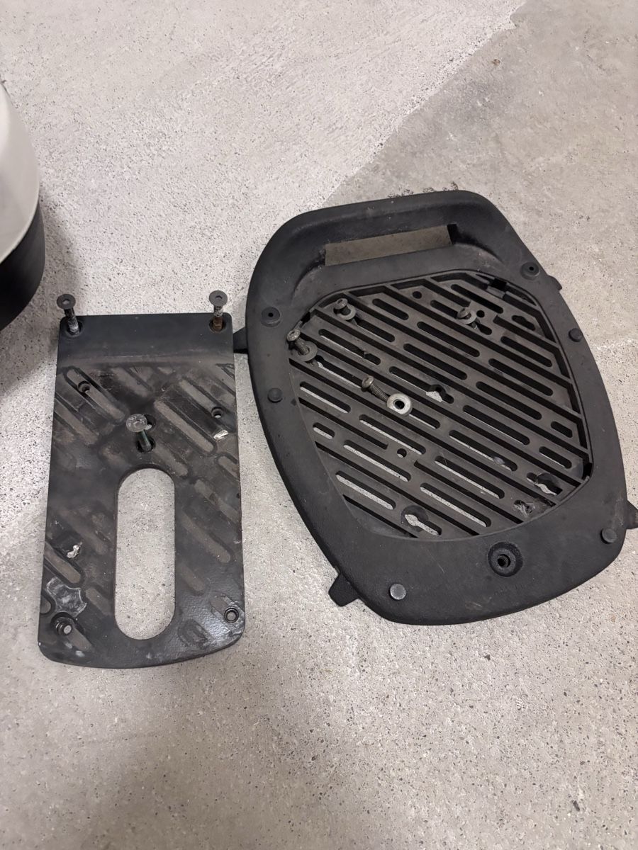 Piaggio Topcase: Piaggio Fly Top Case Roller Helmfach – Gebraucht aus Zürich von Sutecs 4