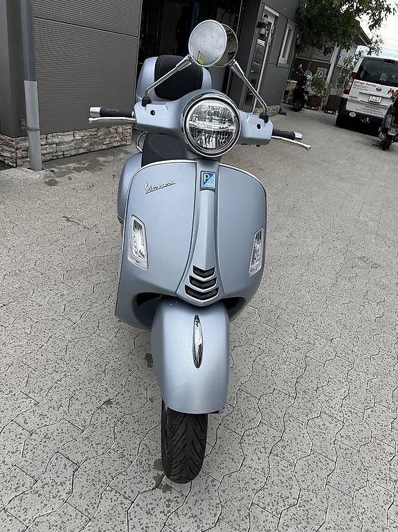 Piaggio Scooter: Piaggio Vespa 300 GTS Super Tech – Usato da Hefenhofen venduto da Garage_Barone
