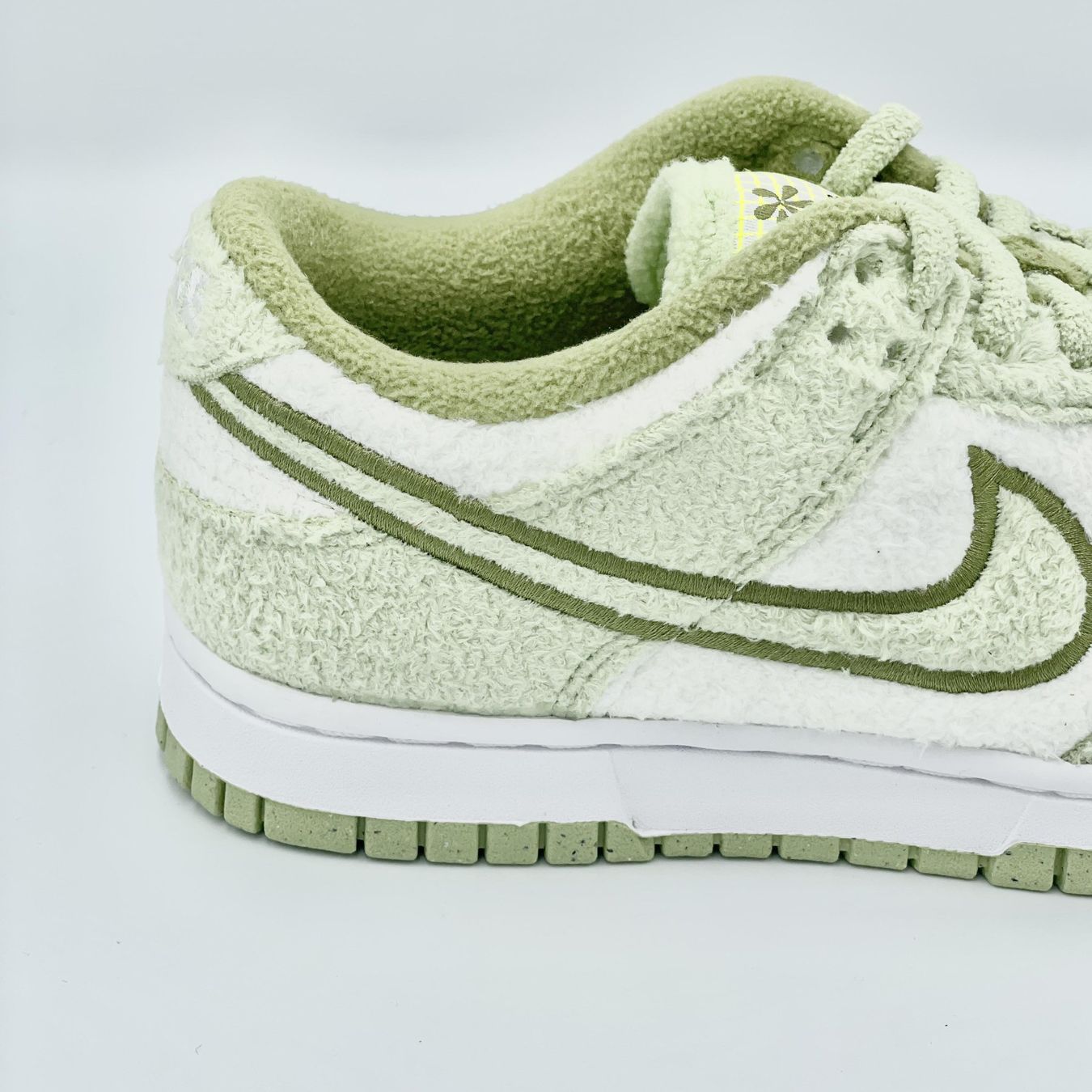 Nike Scarpe da donna: Nike Dunk Low Fleece Pack Honeydew EU 37.5 – Nuovo e nell'imballaggio originale da Erlinsbach venduto da sasneakers 3