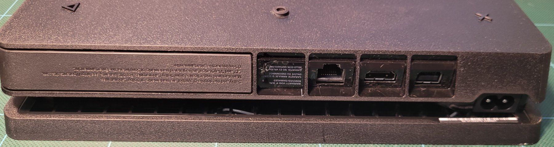 Sony Konsolen: PS 4 Slim mit 2 Controller – Gebraucht aus Dübendorf von win_d97m 3