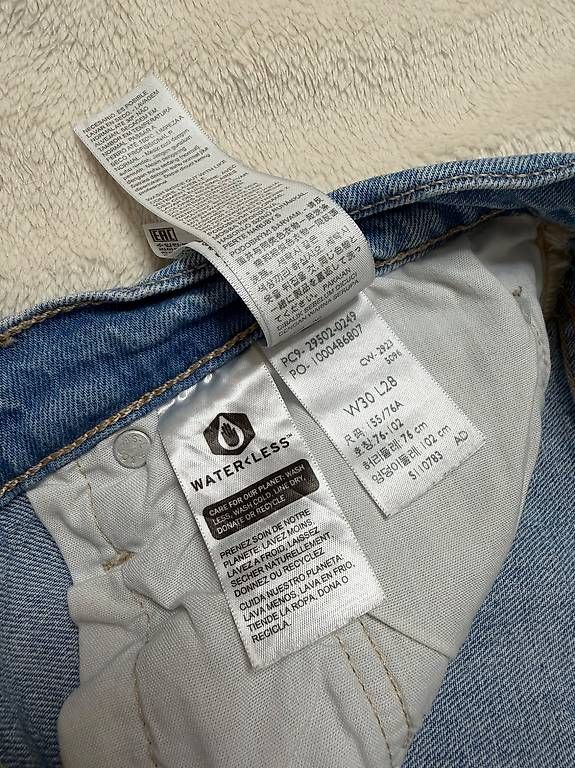 Jeans: Levis 501 Jeans W30 L28 – Usato da Luzern venduto da szu_th9s 1