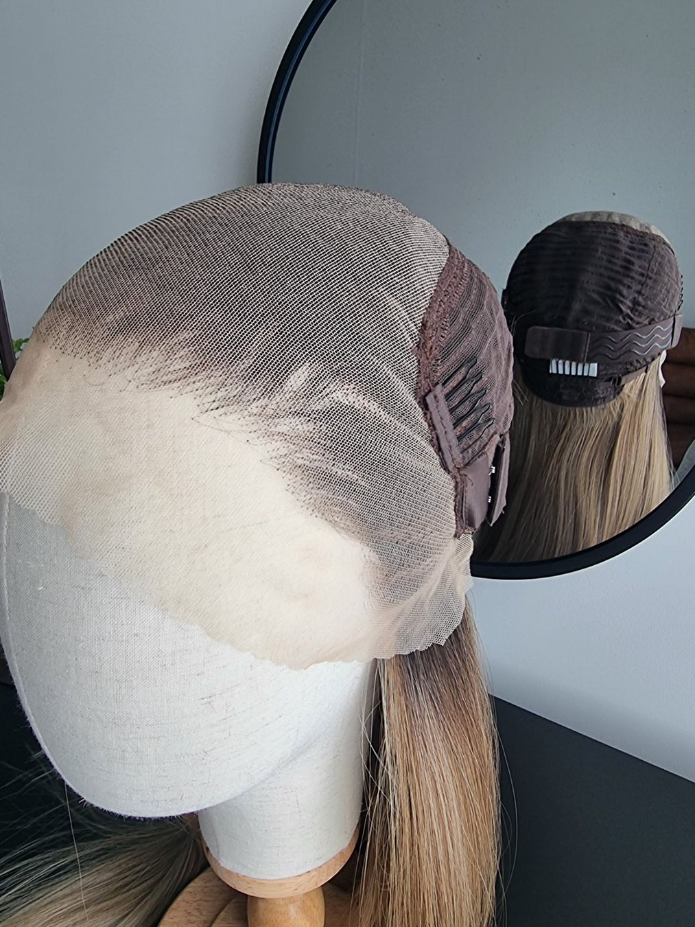 Perruques: "Freya" Kunsthaarperücke. Neu – Neuf avec emballage d'origine à Zürich par pla_tm9w 9