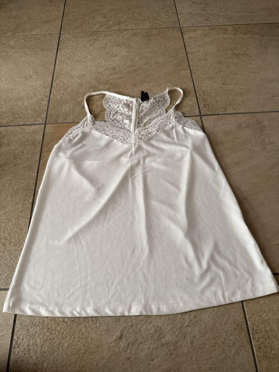 Vero Moda Tops: Tanktop Vero Moda Grösse L – D'occasion à Otelfingen par Tommy112