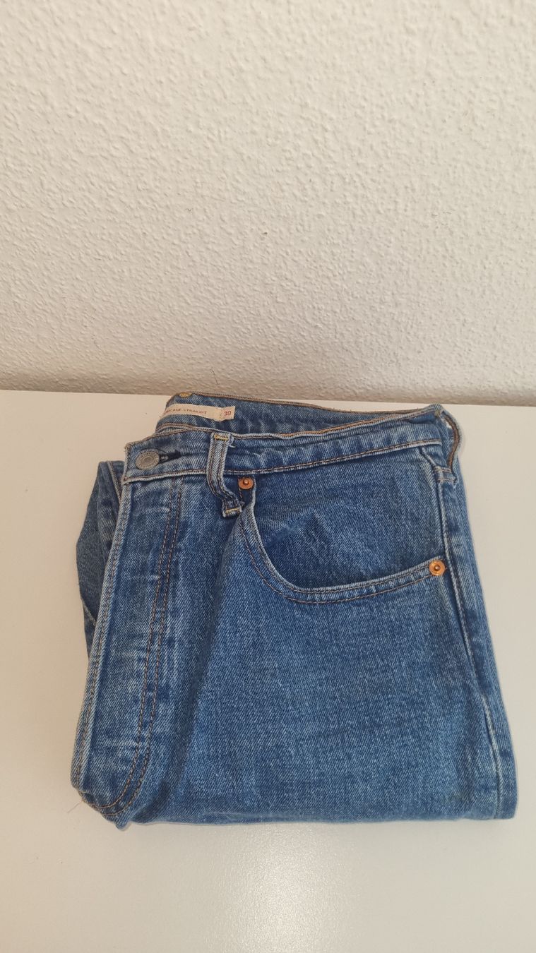 Levi's Jeans: Levis Ribcage Straight 30 – D'occasion à Luzern par tar_nw6s 3